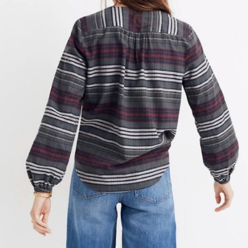Madewell V-Neck Button Down Shirt in Plainview Plaid - Picture 4 of 10